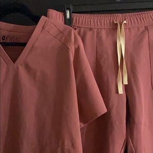 FIGS MAUVE SET (KUMBA TOP AND KOCHI PANTS)